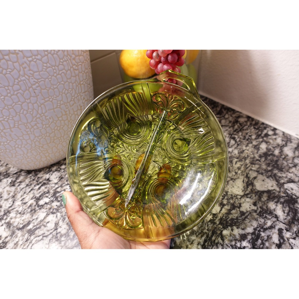 Vintage avocado green divided Irish pattern design glass‎ candy dish